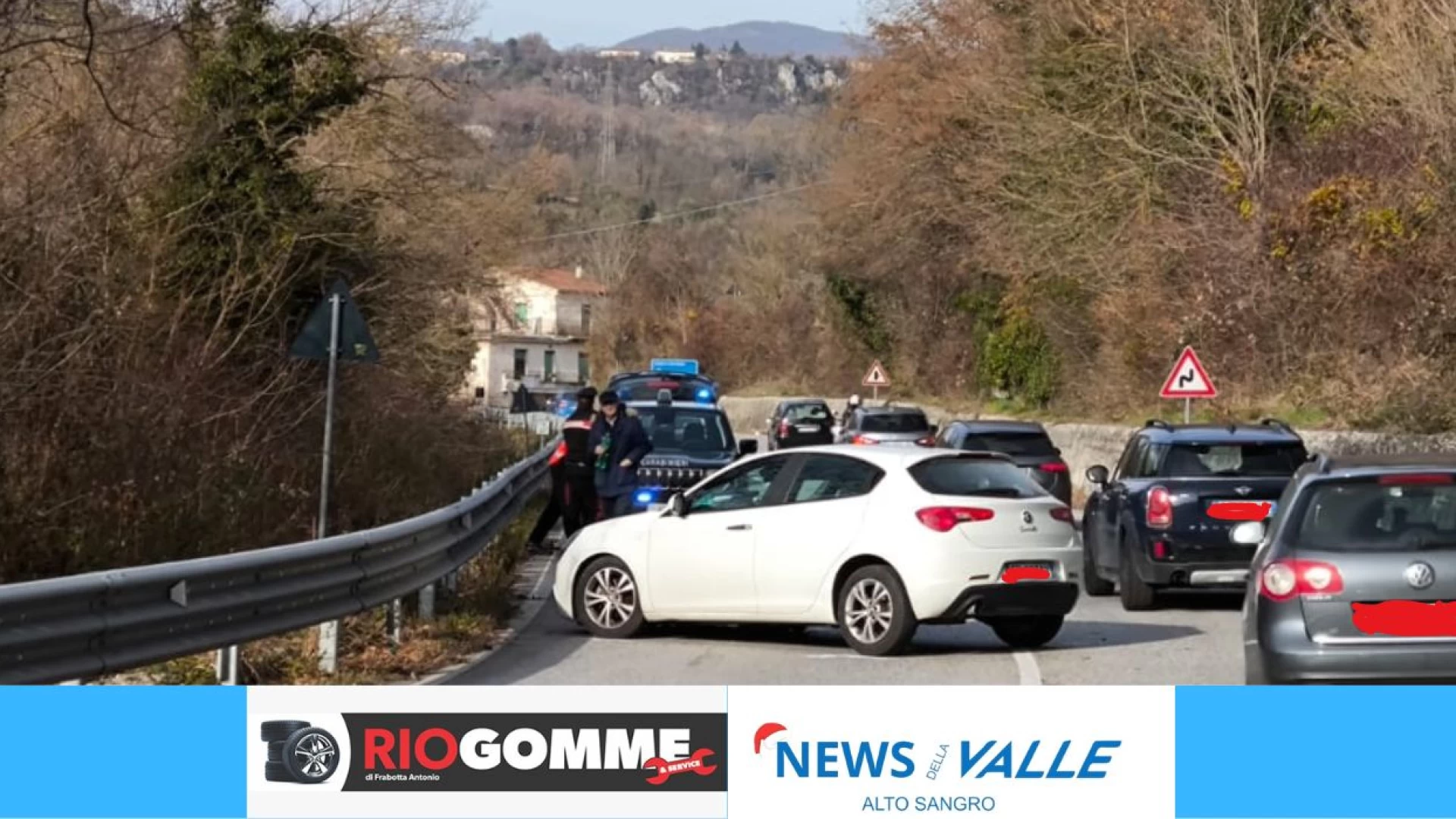 Colli a Volturno: auto esce fuori strada sulla statale 158. Conducente illeso e traffico in tilt.